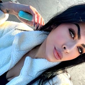 Meet your Posher, Marina